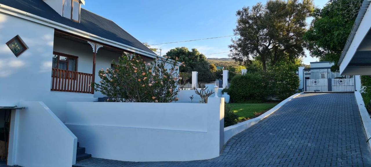 Hotel 7 On South Bredasdorp Exterior foto